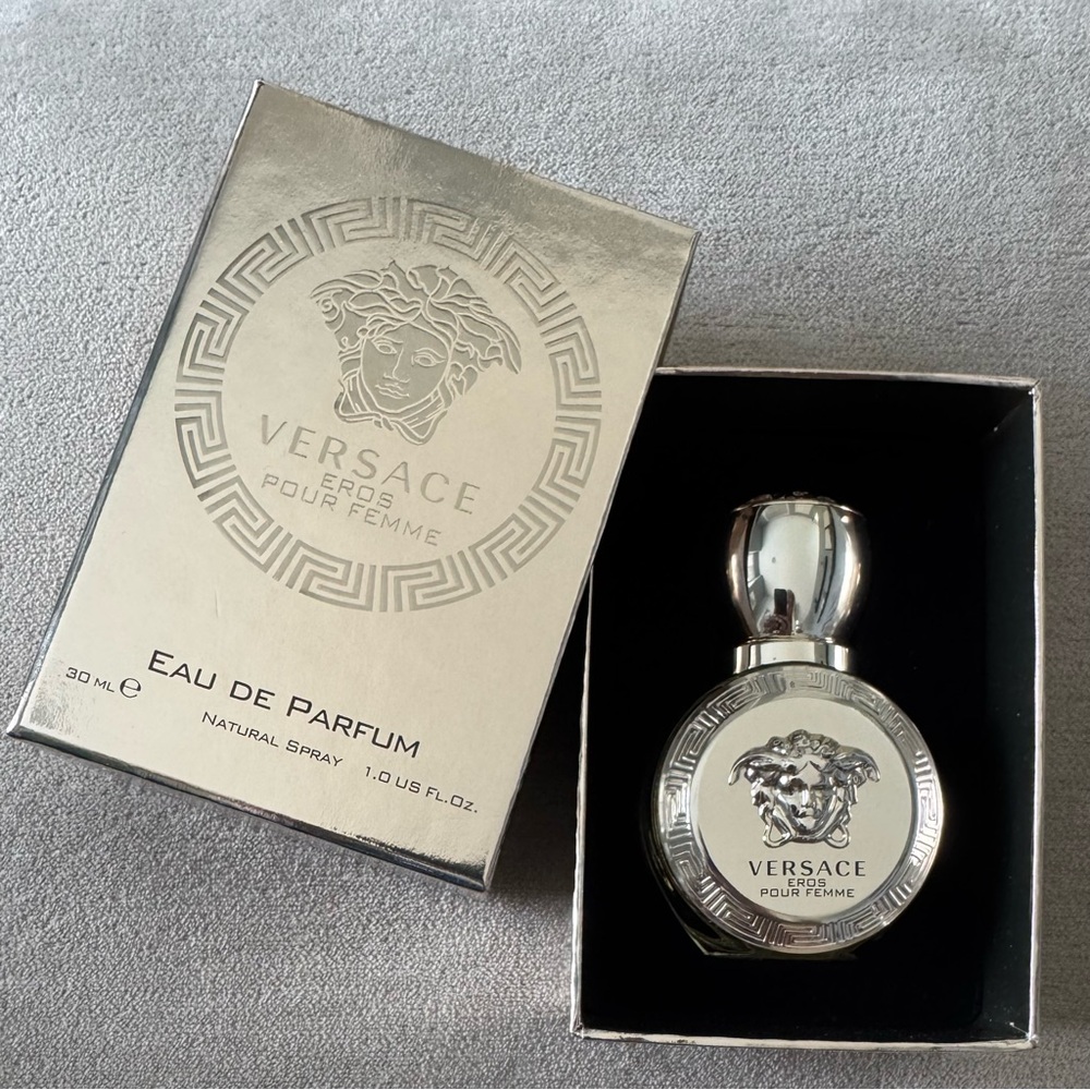 VERSACE EROS POUR FEMME EAU DE PARFUM - NEW IN BOX - Picture 3 of 3